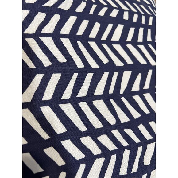 Pottery Barn Kids Set Of 2 XL 100% Cotton Broken Arrows Blackout Curtains 44x84 - Picture 4 of 11